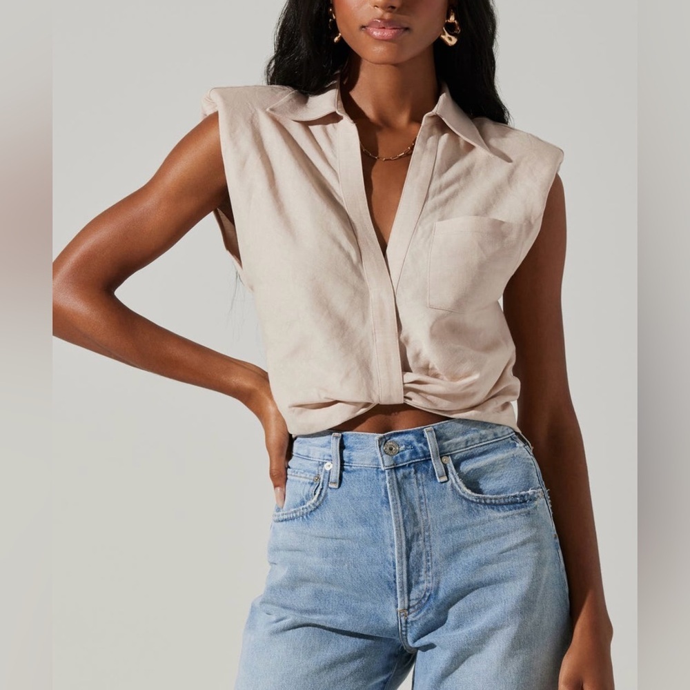 ASTR the Label Kathlynn Sleeveless Crop Top in Khaki - Size Small - Picture 8 of 16